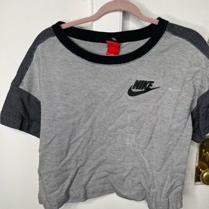 Nike M cropped sweatshirt